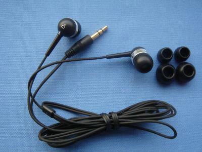 Iphone Earbuds on Cheap Iphone Earphones From Ebay     The Real Deal    Alvin Poh S Blog